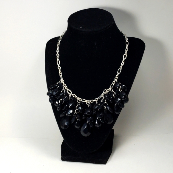 Women's Stunning Polished Silver-tone Cluster of Black beads statement Necklace - Picture 4 of 7